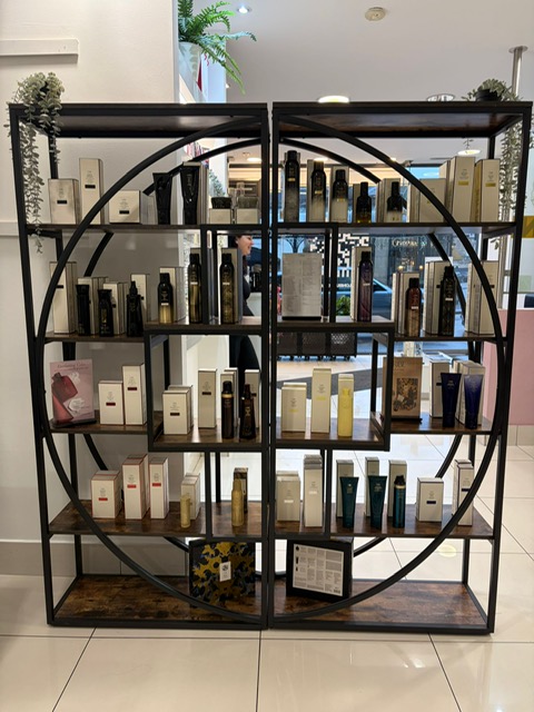 salon-oribe-o-shelves